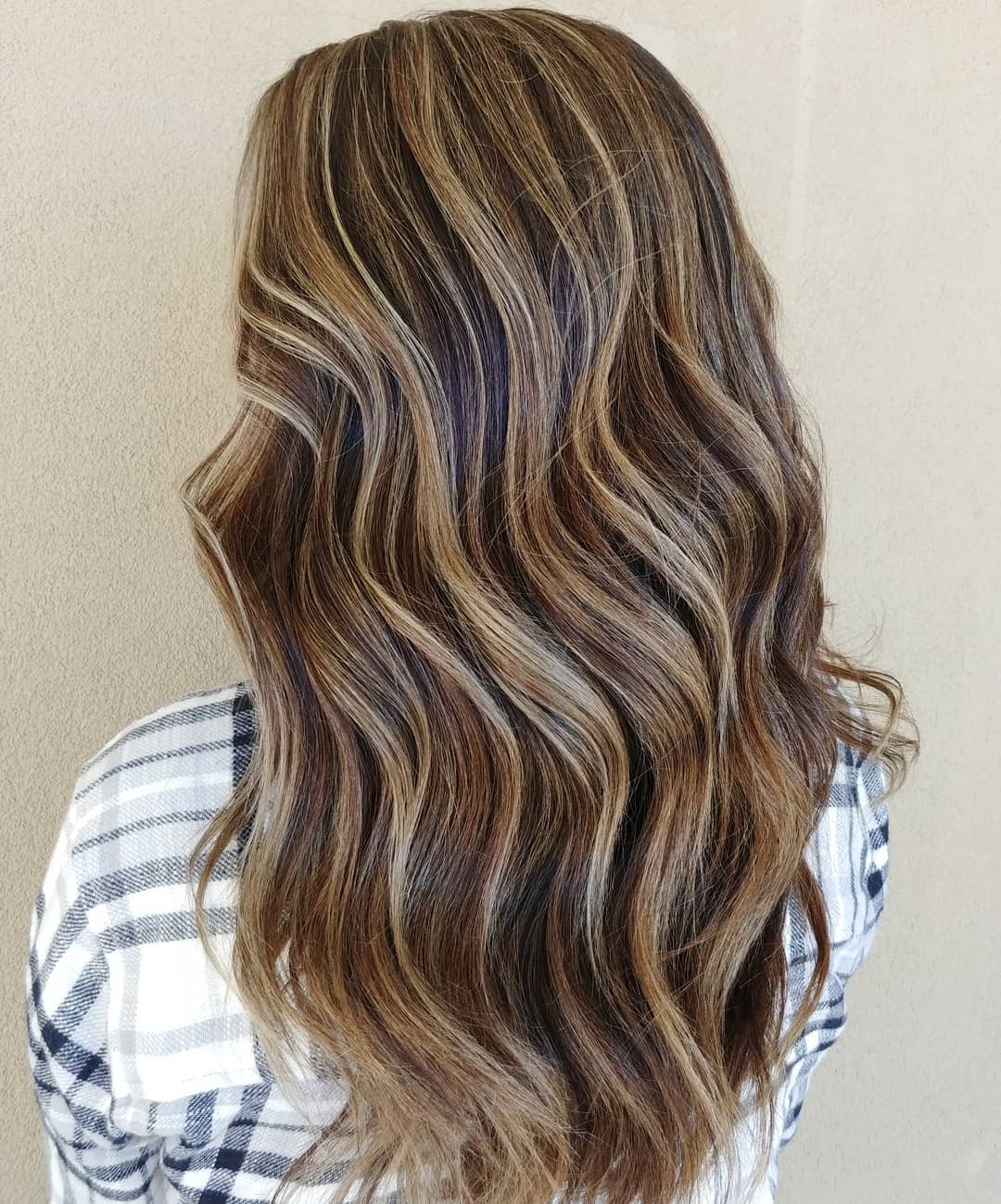 30 Hottest Trends for Brown Hair with Highlights to Nail in 2022