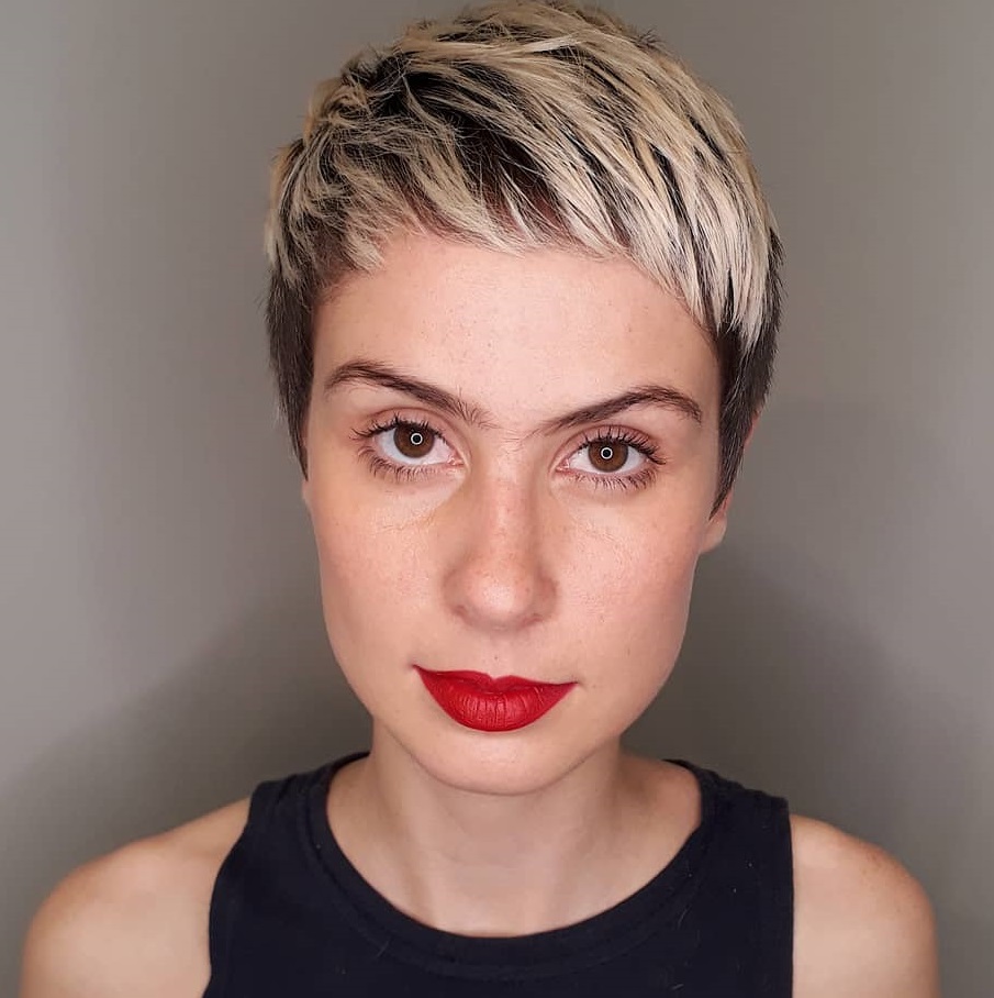 30 Flattering Hairstyles for Long Faces You'll Want to Try in 2022 30 Flattering Hairstyles for Long Faces You'll Want to Try in 2022