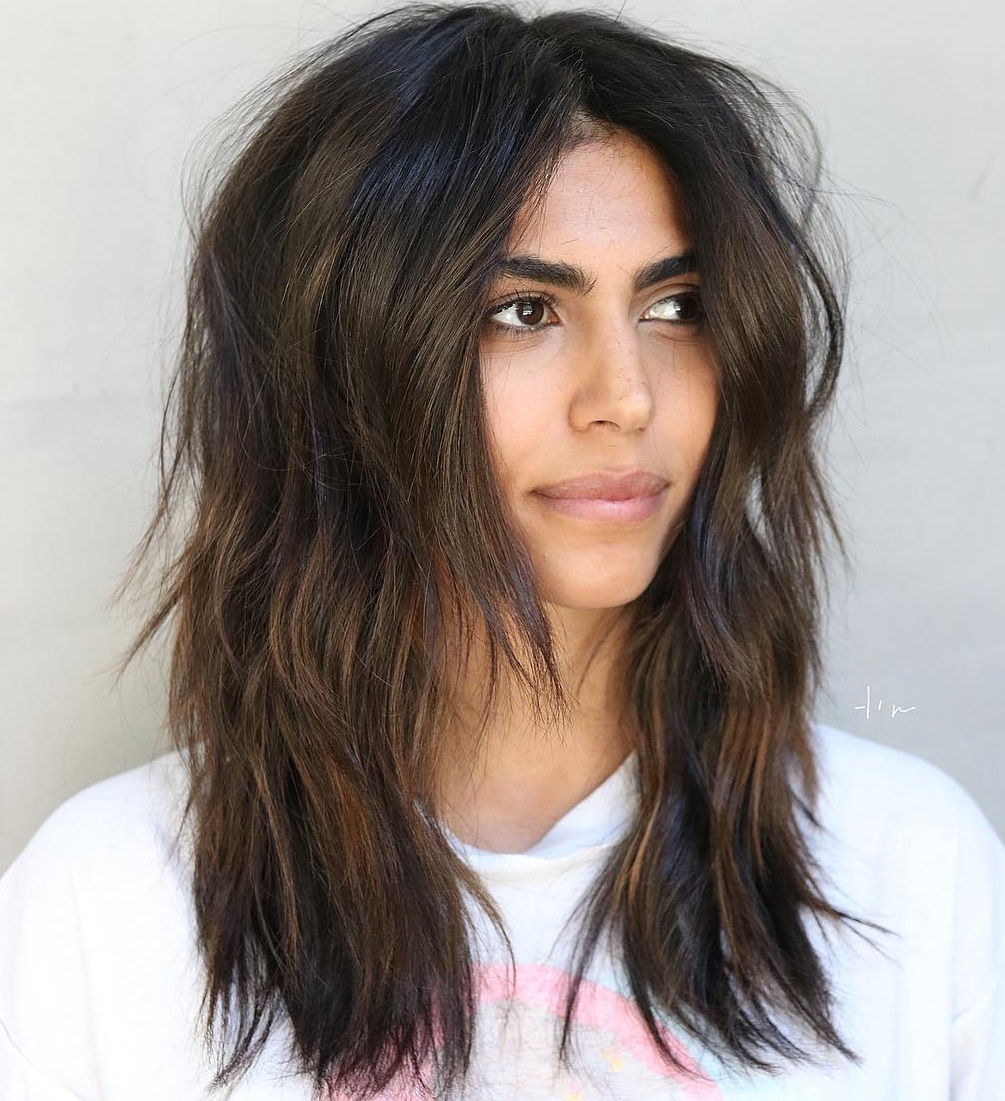 30 Flattering Hairstyles for Long Faces You'll Want to Try in 2022