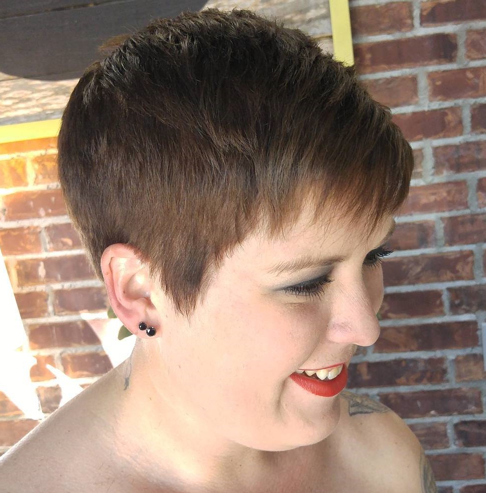 Feminine haircuts round short faces for 90+ Amazing