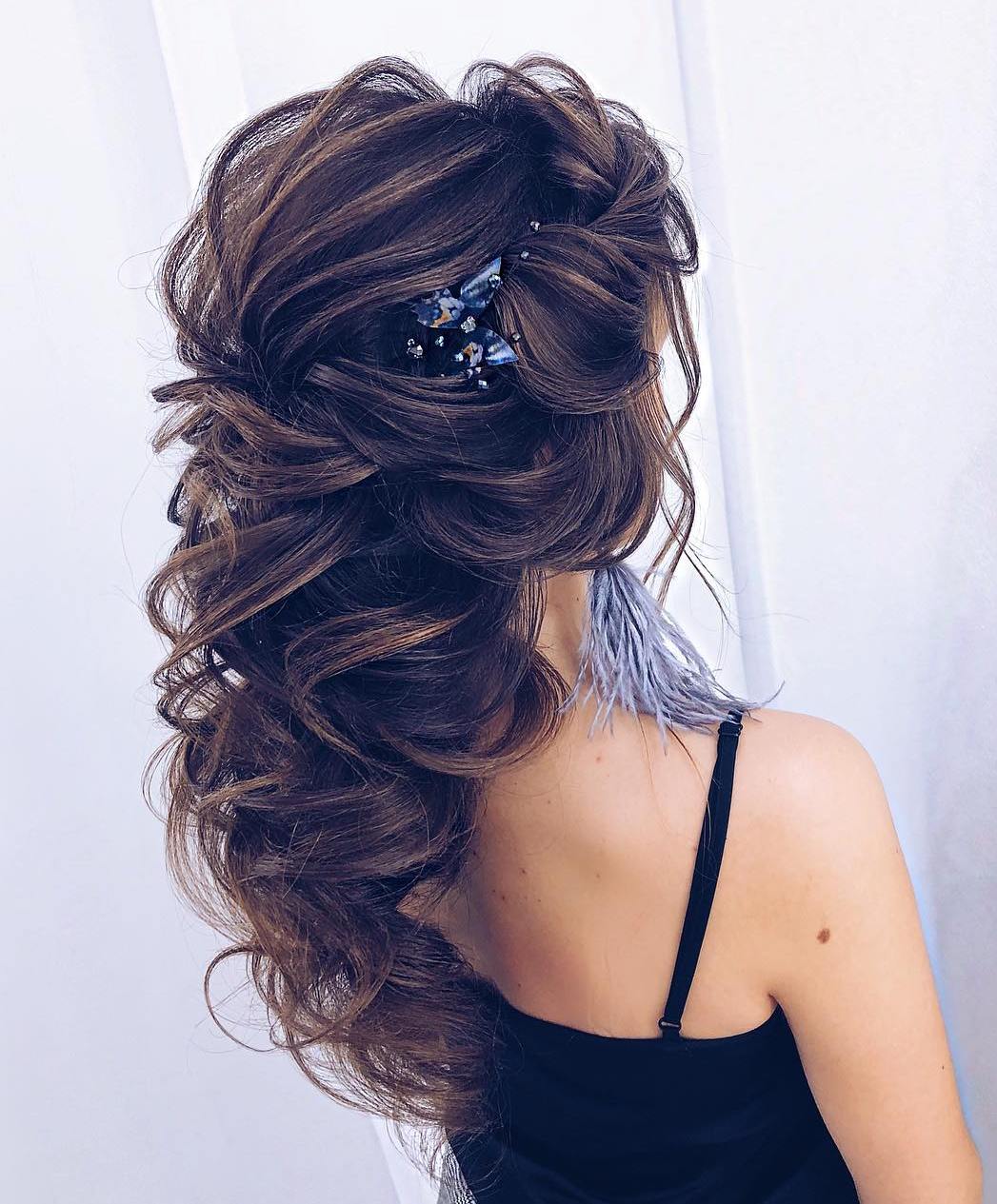 40 Captivating Hairstyles for Thick Hair You Can't Miss in 2022