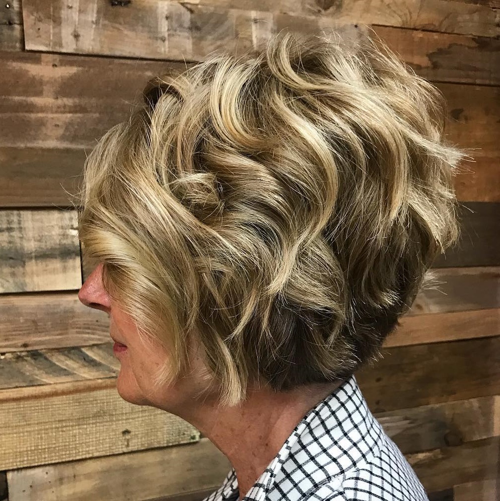 Short Stacked Wavy Bob Haircut