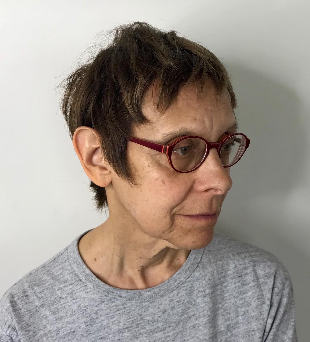 Short Hairstyles For Over 60 With Glasses