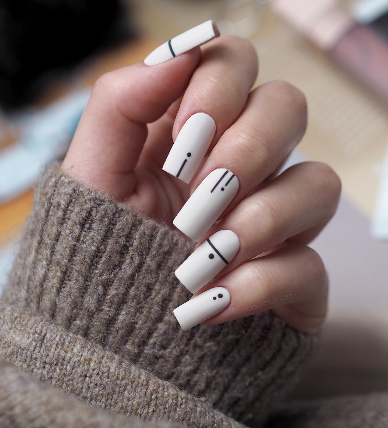 1-long-square-white-nails-with-geometric-lines.jpg