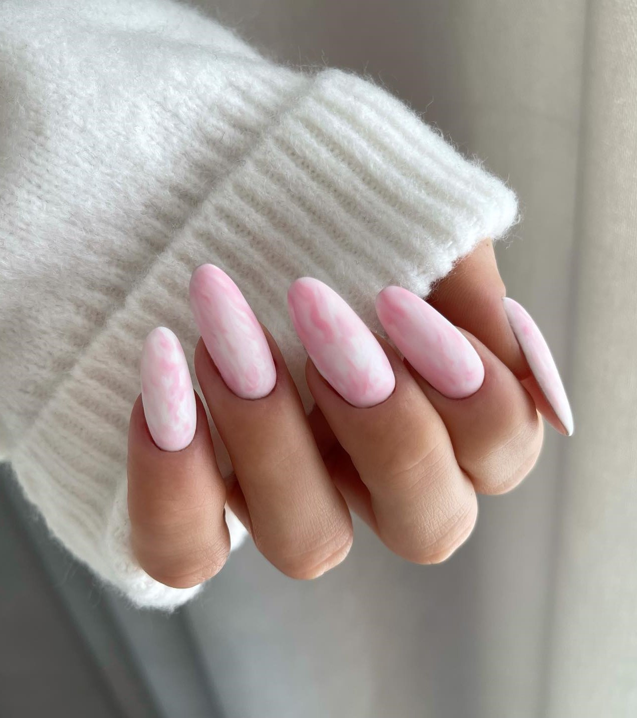 Round Candy Pink Marble Nails