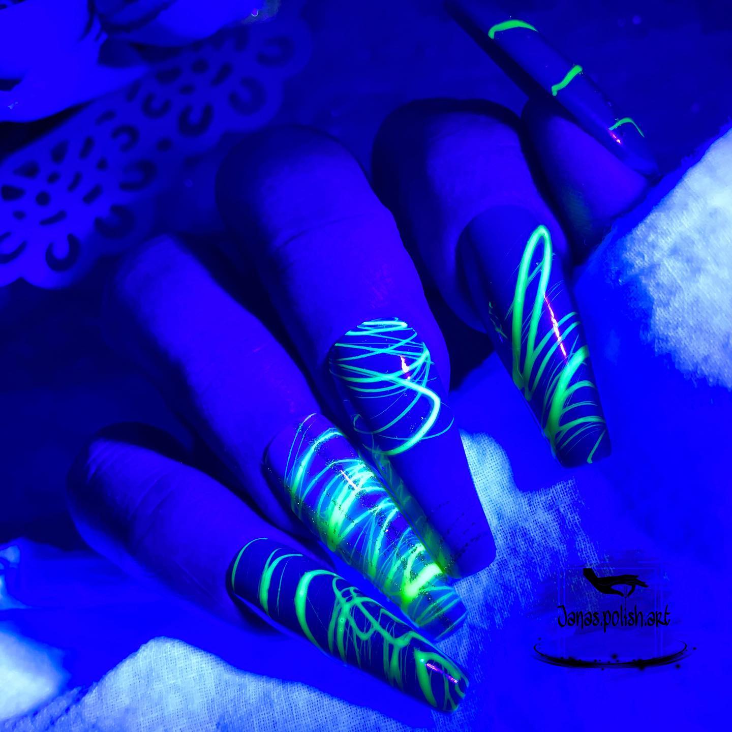 0Coffin Nails with Glow in the Dark Lines