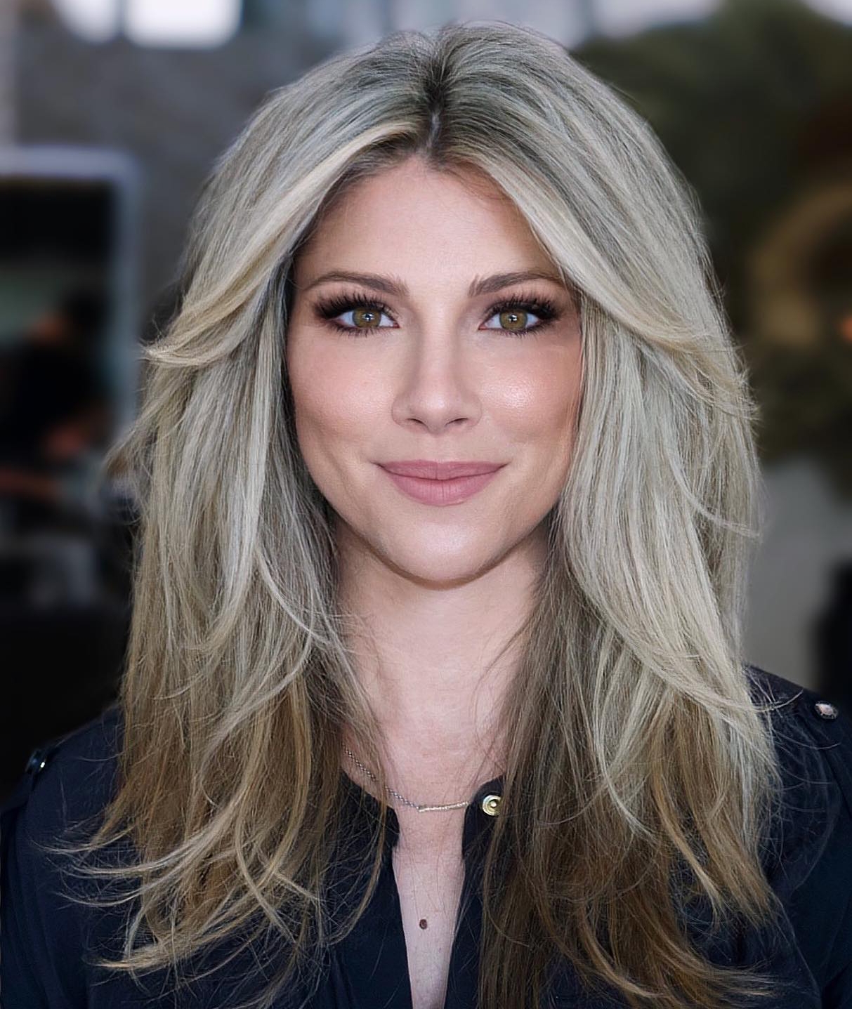 30 Striking Reverse Ombre Hair Ideas for a Trendy Look - Hairstyle