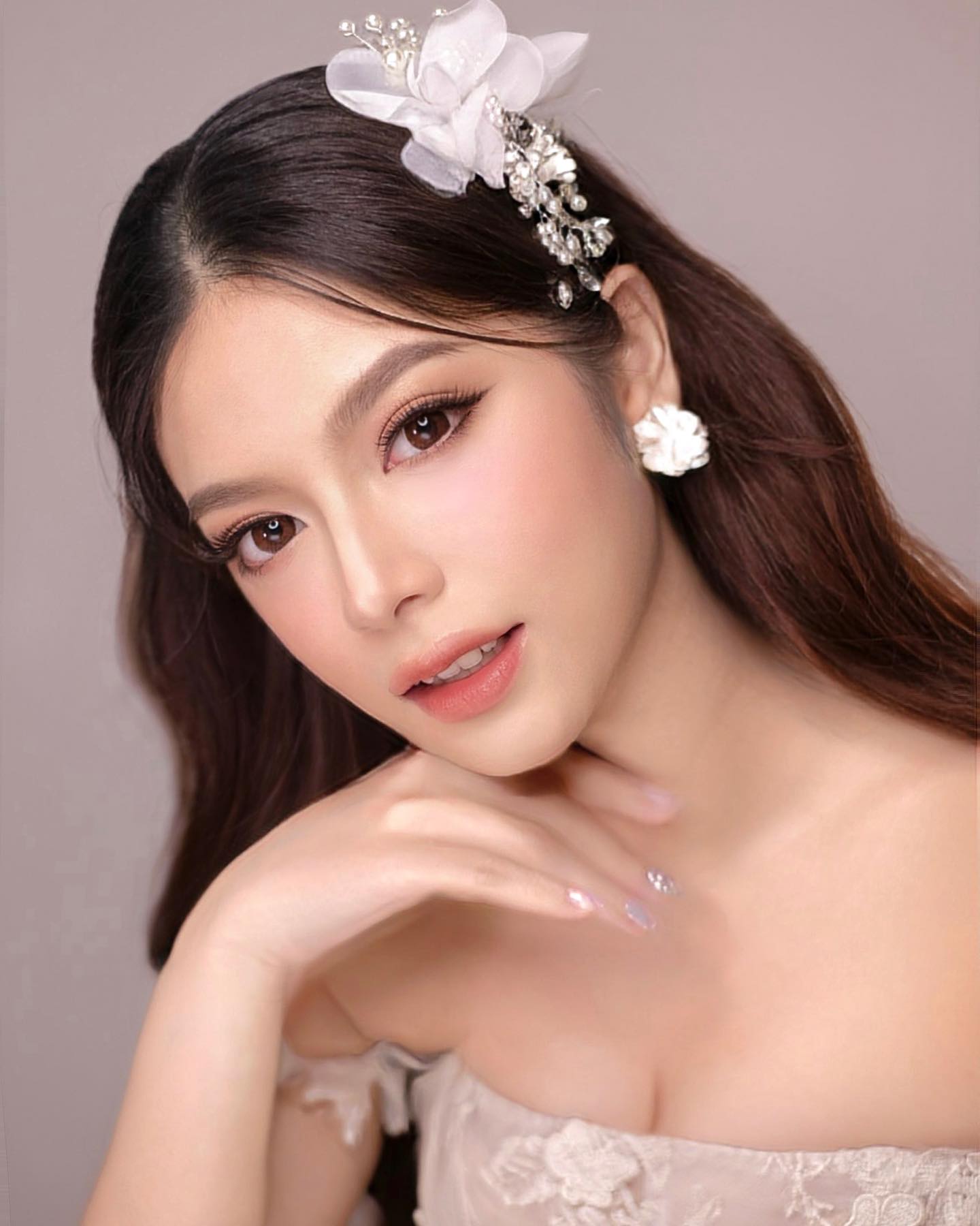 Nude Korean Makeup Look