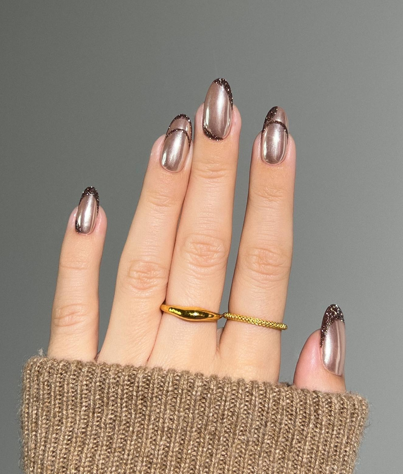 Short Round Brown Chrome Nails