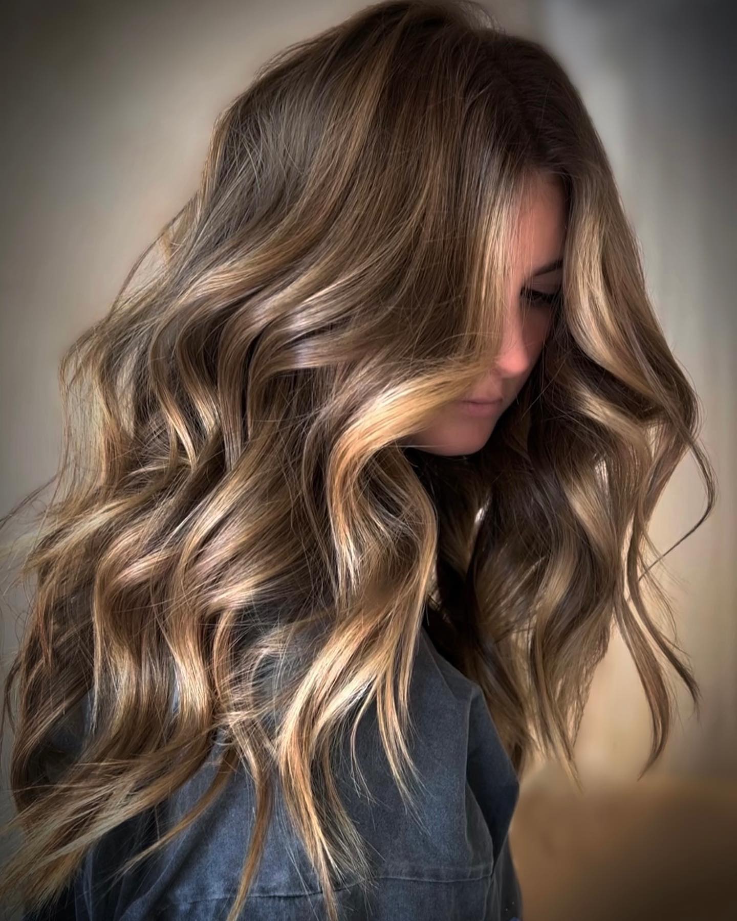 Long Light Brown Hair Color with Blonde Highlights