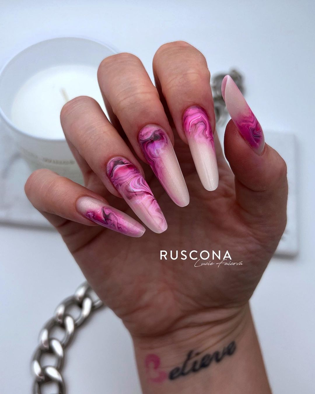 Long Round Gel Nails with Marble Pink Design