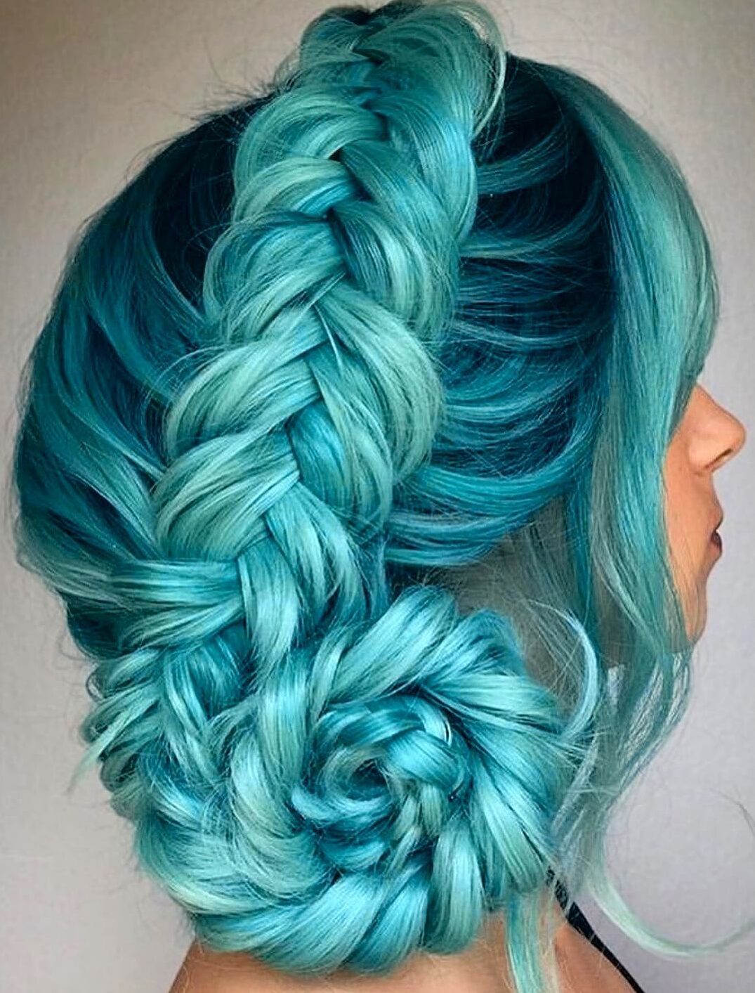 22 Cool Turquoise Hair Ideas for a Bold and Vibrant Look - Hairstyle
