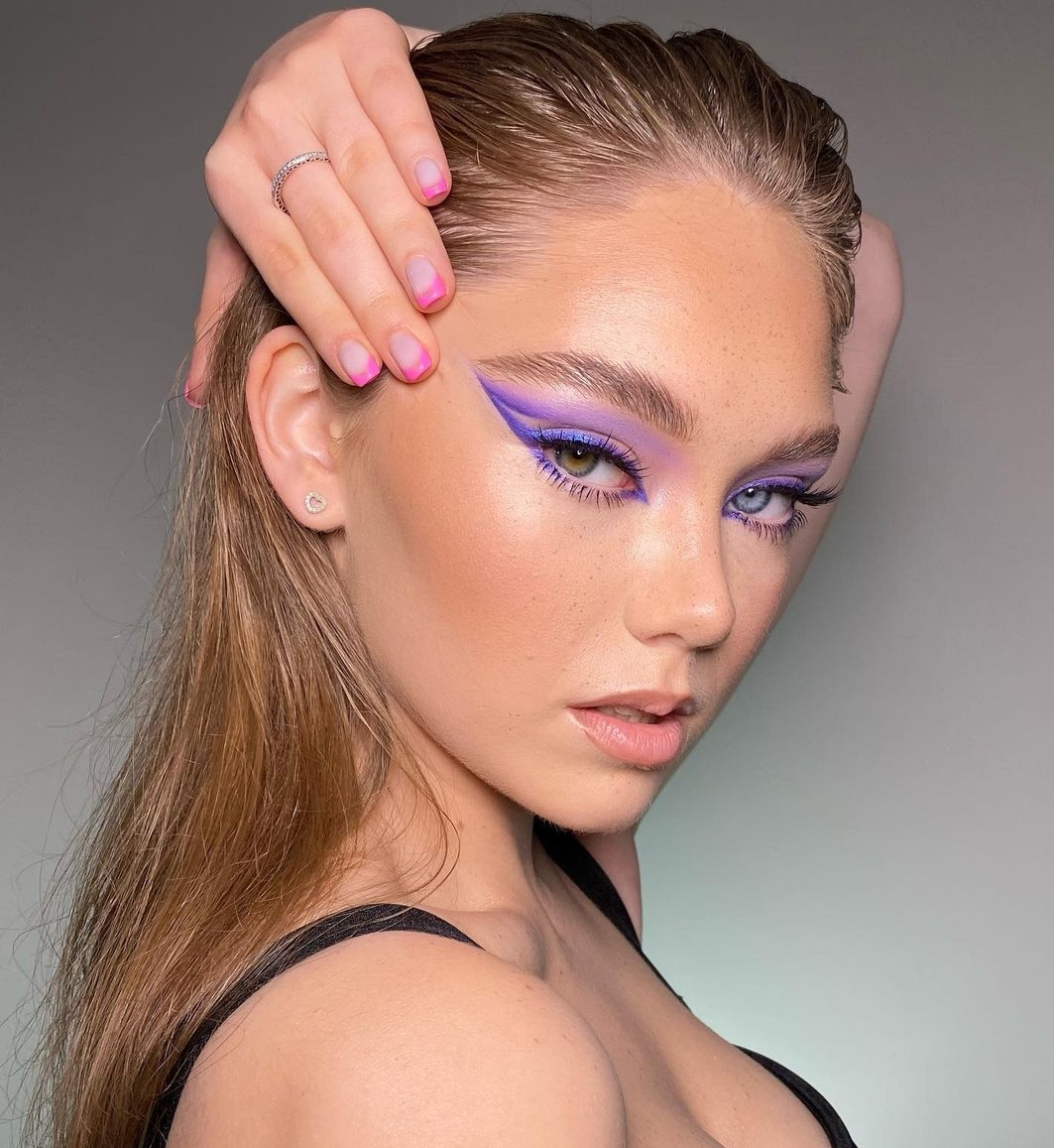 Purple Eyeshadow Makeup with Dark Purple Arrows