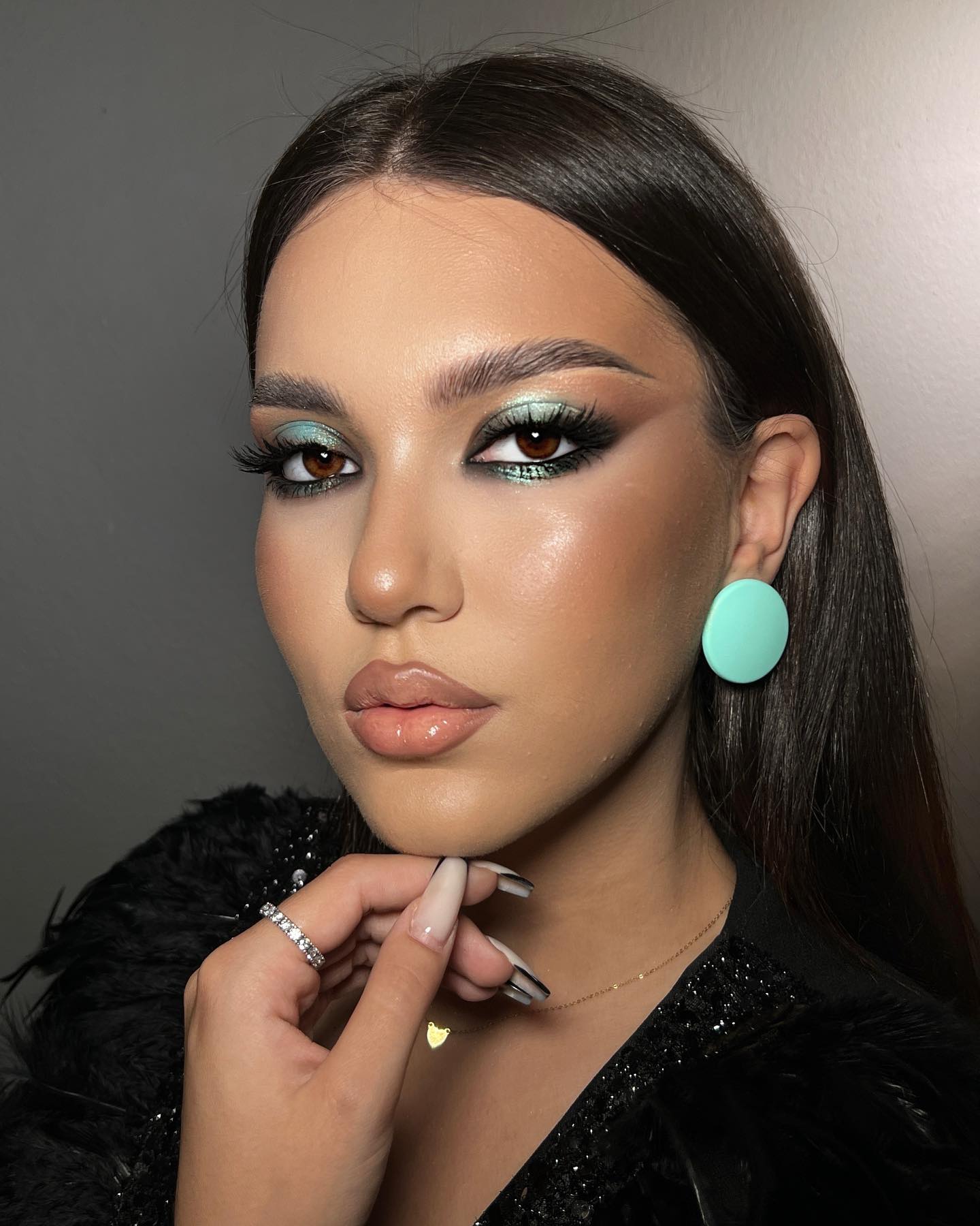 Mint Eye Makeup with Glitters and Nude Glossy Lips