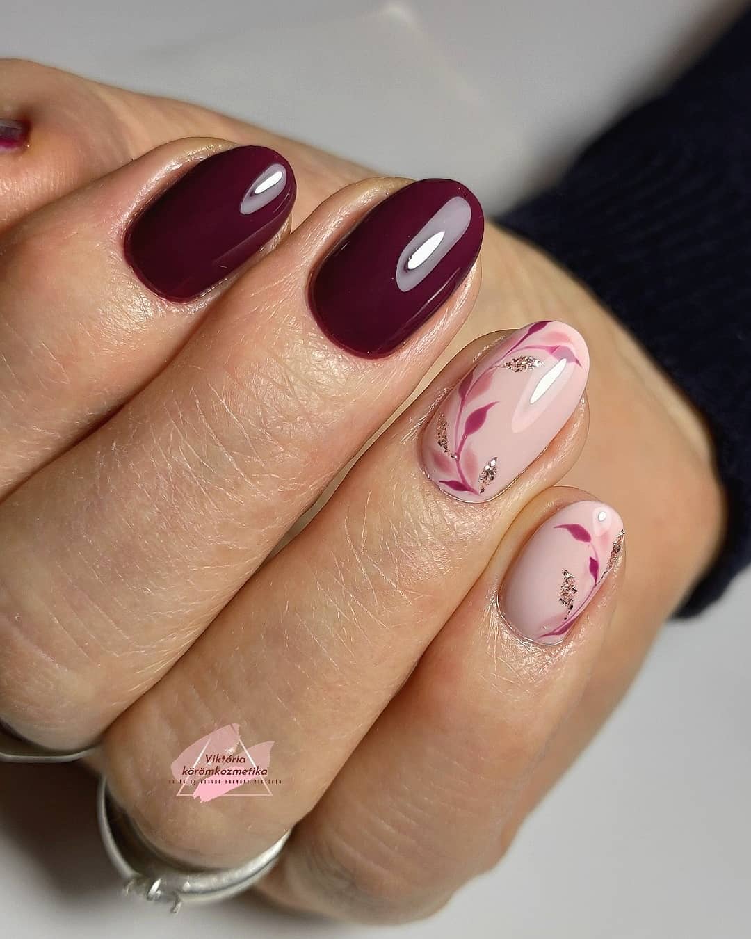 Short Glossy Burgundy Nails with Leaf Design