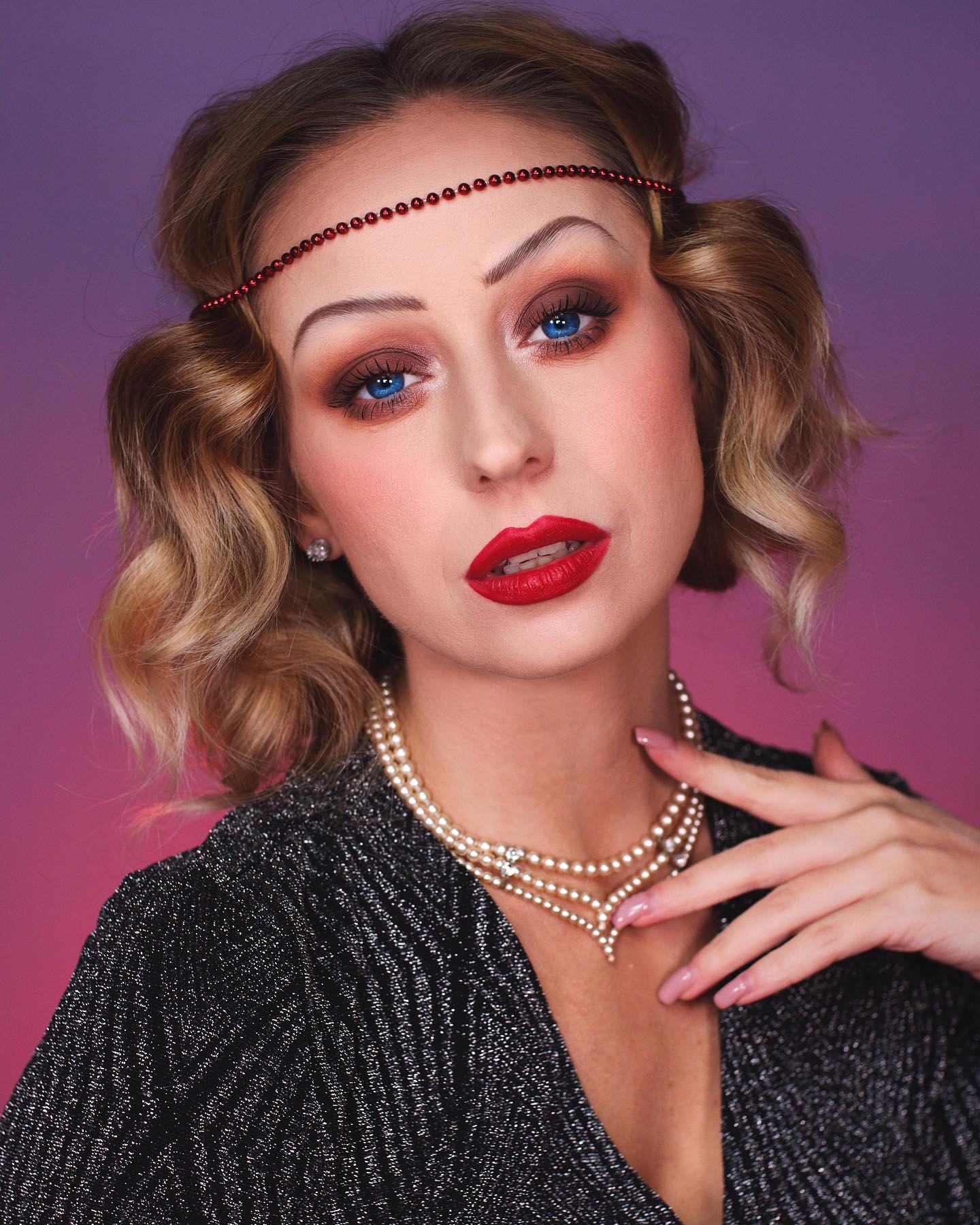 1920s Makeup Look with Red Lipstick
