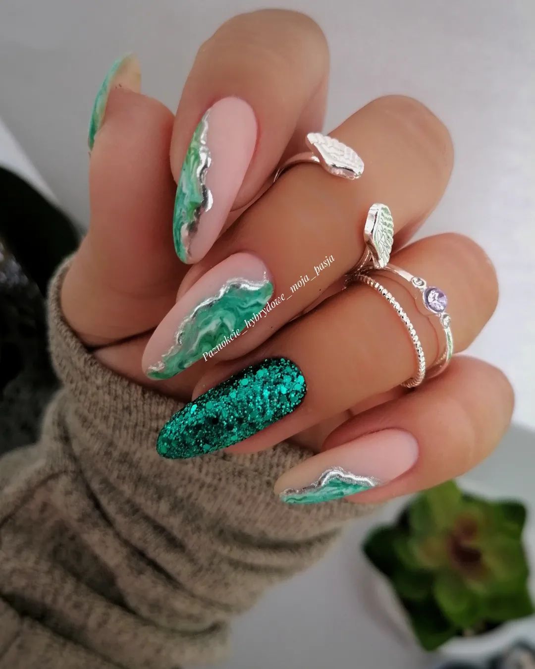 Jade Marble Manicure with Green Glitter