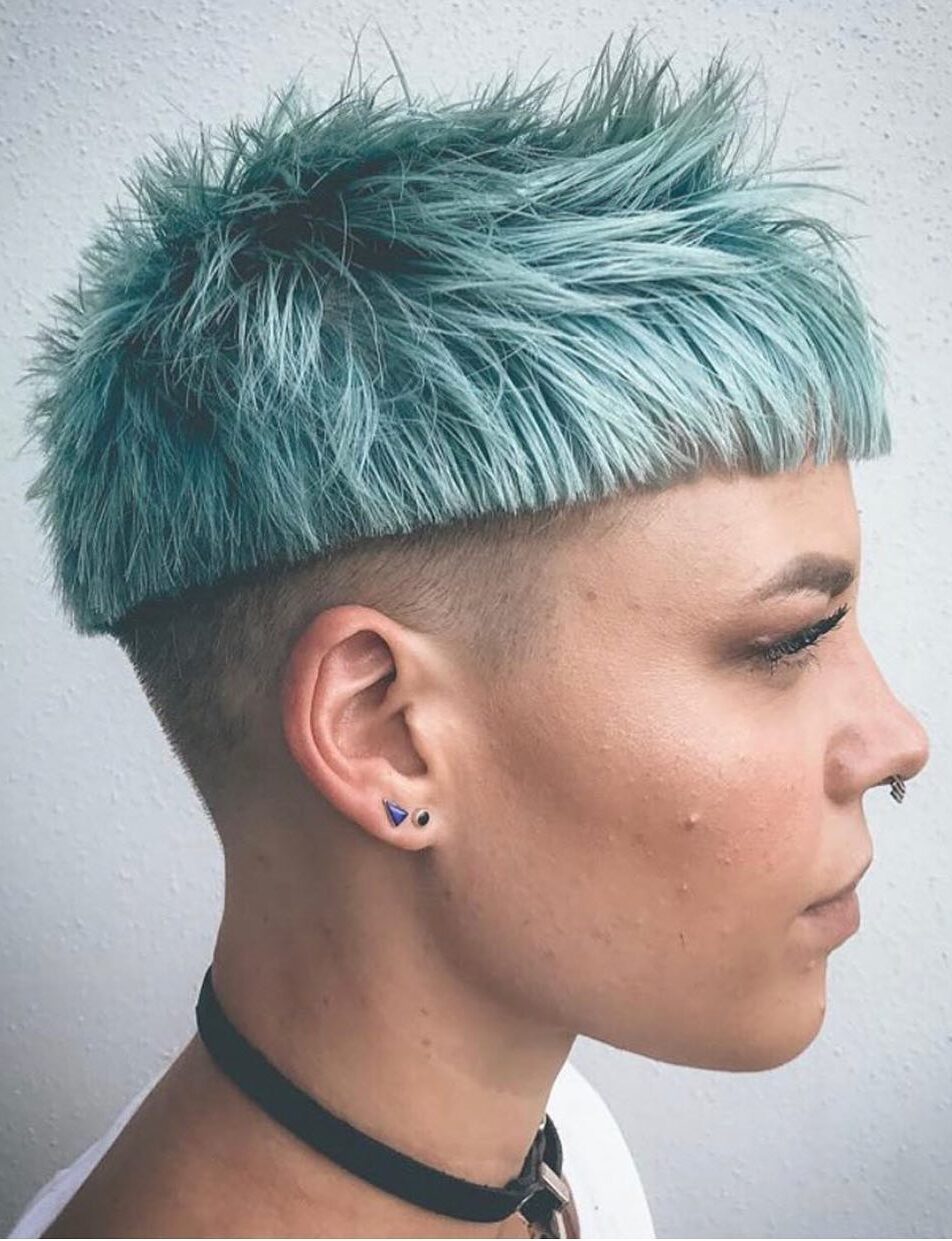 40+ Mushroom Haircut Styles (For Both Men And Women) - Tattooed Martha