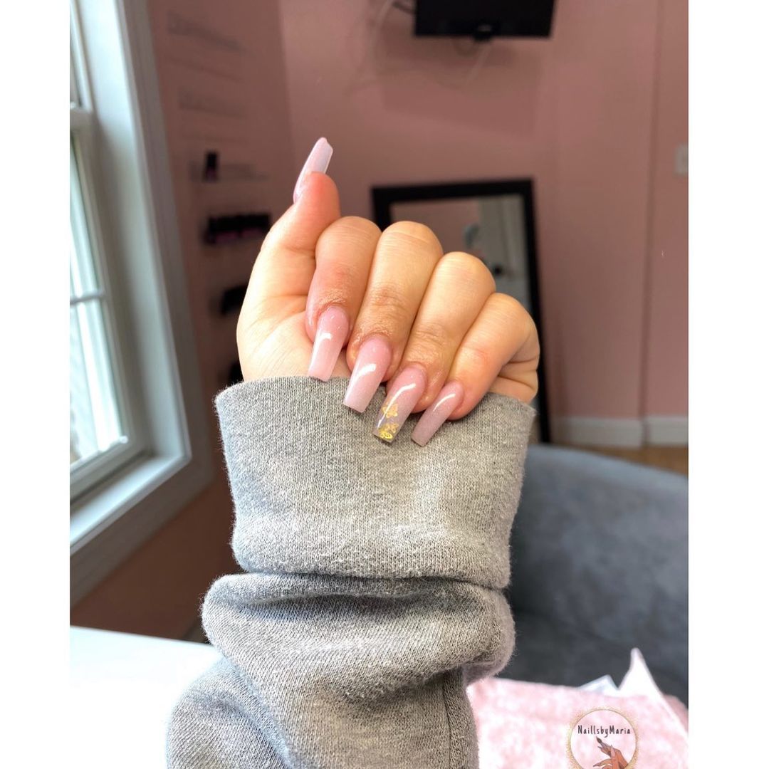 Nude acrylic nail art for a sleek everyday look