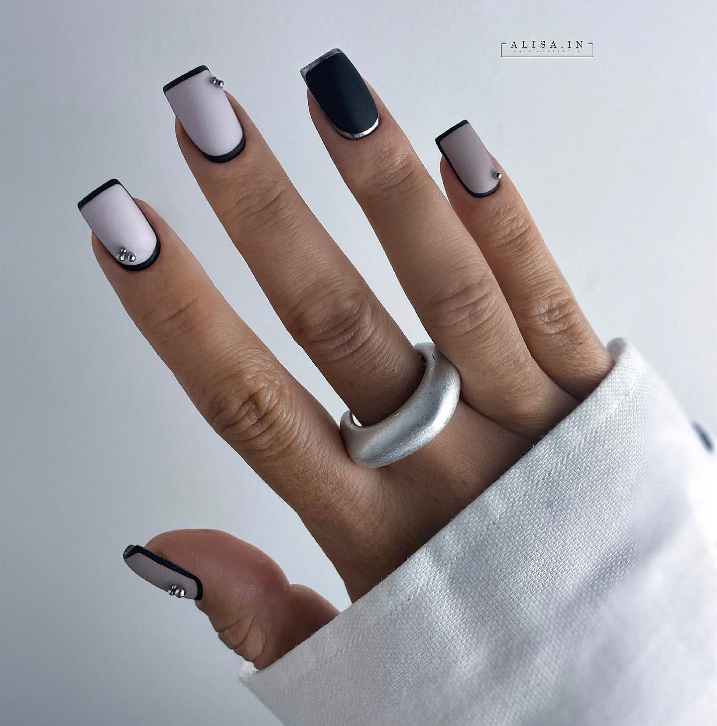 52 Cutest French Nail Designs Perfect for All Seasons - Hairstylery 52 Cutest French Nail Designs Perfect for All Seasons - Hairstylery