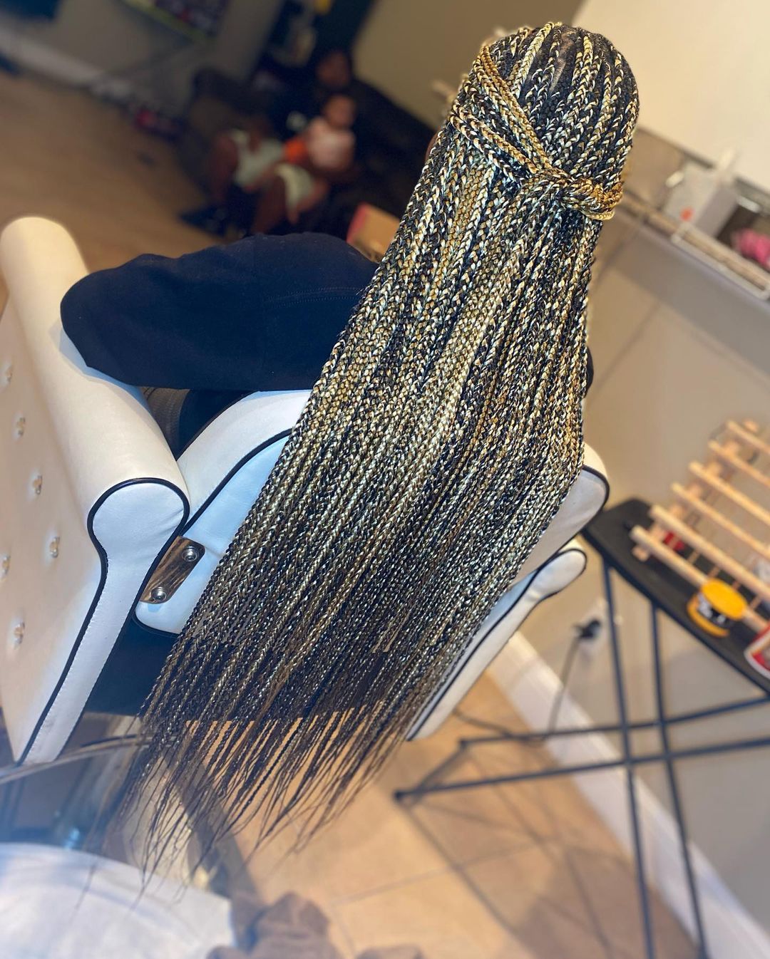 Pretty Knotless Braids With Highlights