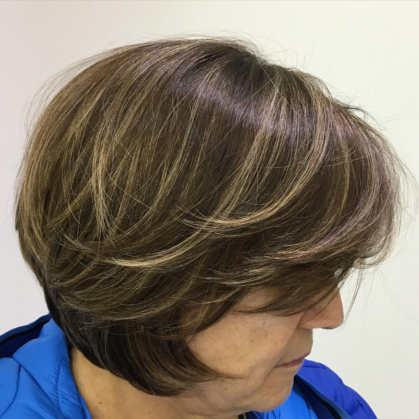 Short Bob Cut on Brown Hair with Mixed Highlights