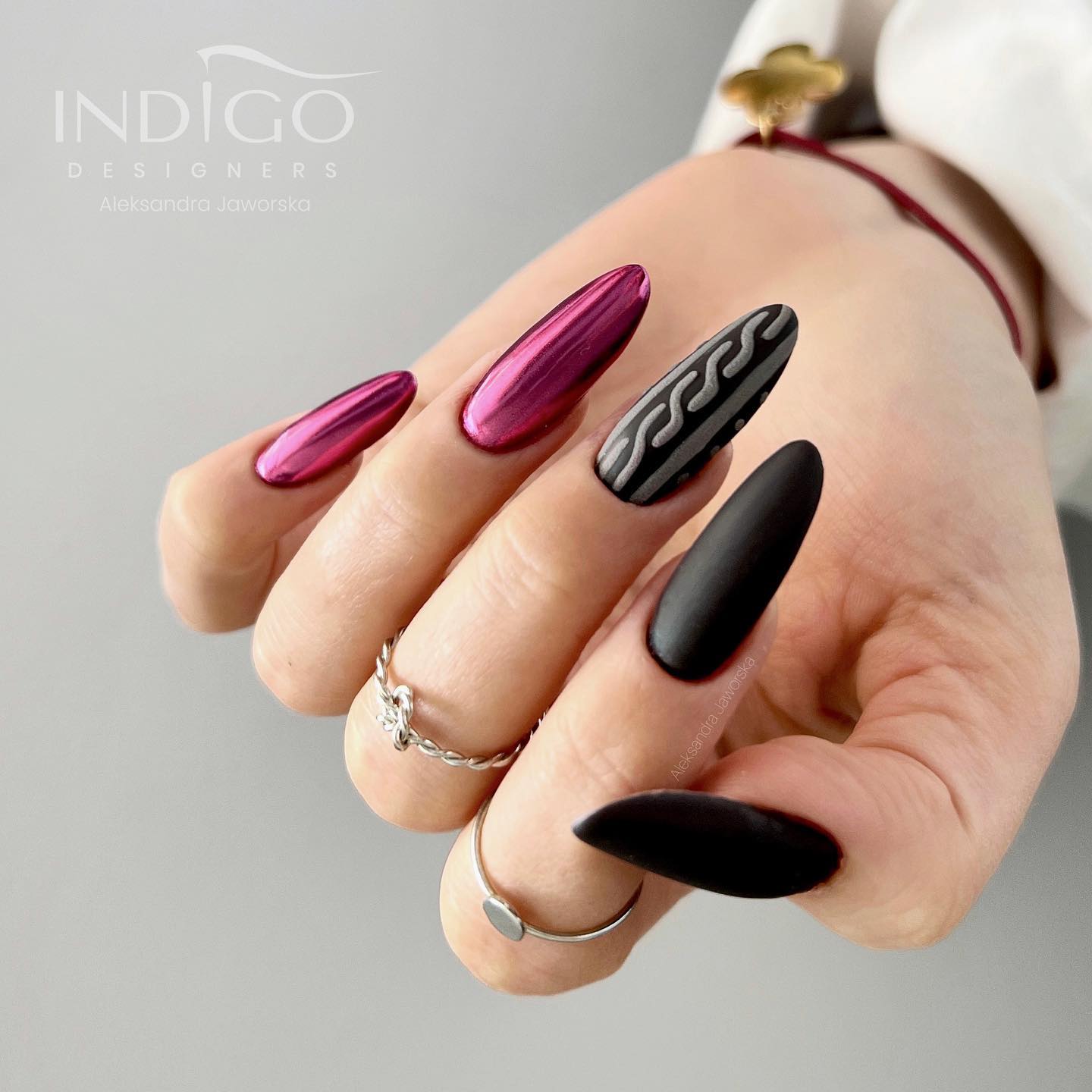 50 Christmas Nails Design Ideas for This Holiday Season - Hairstylery