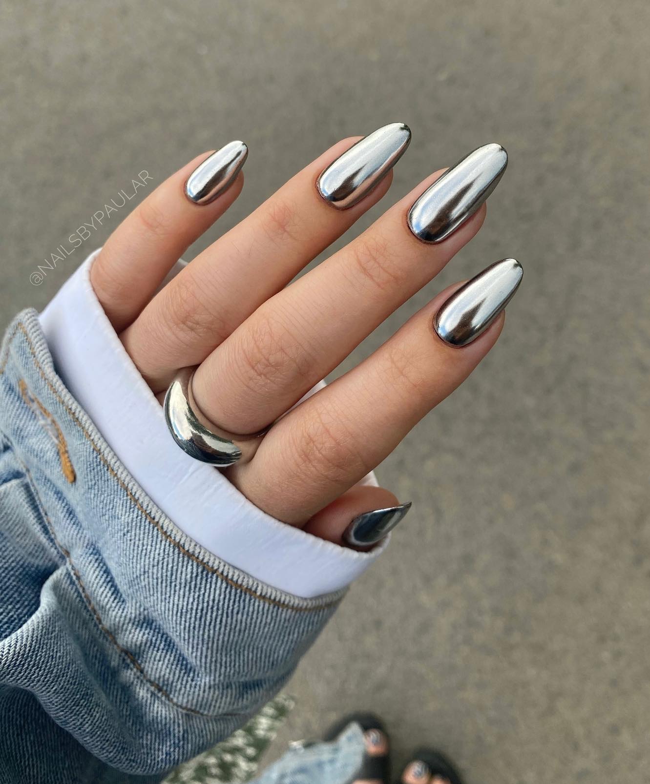 Short Oval Silver Chrome Nails