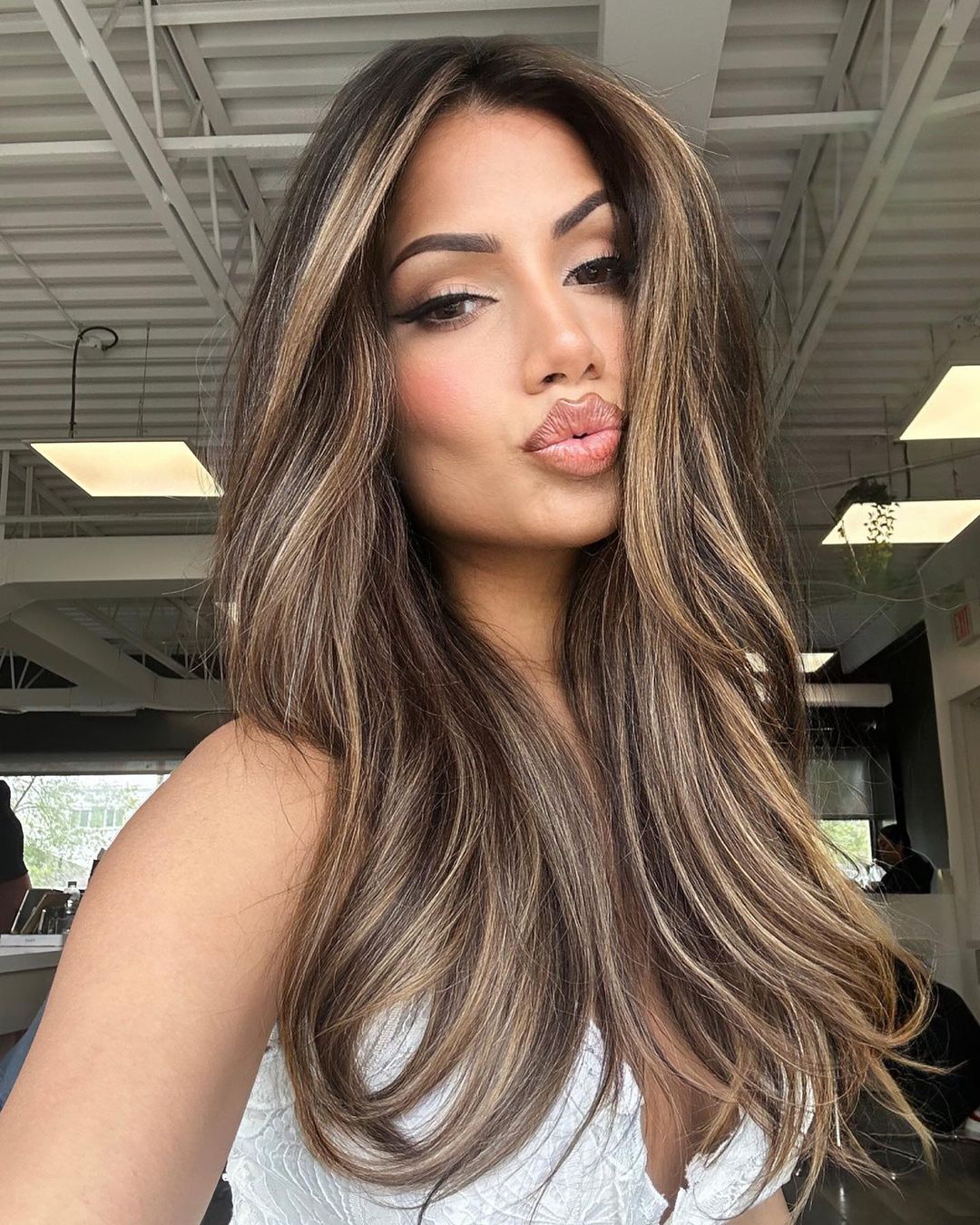 Straight Brown Hair with Blonde Highlights