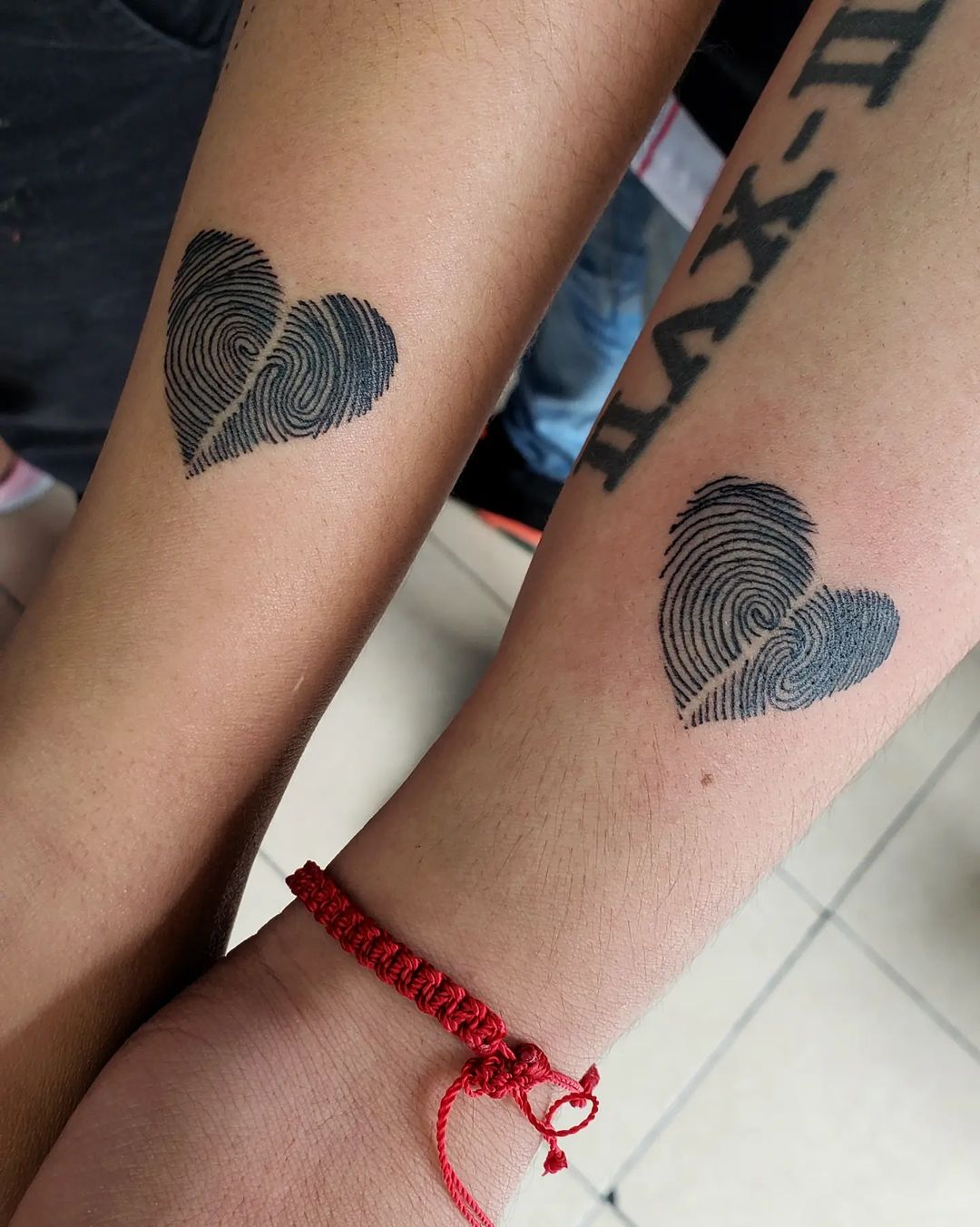 Update 168+ finger tattoo designs couples super hot