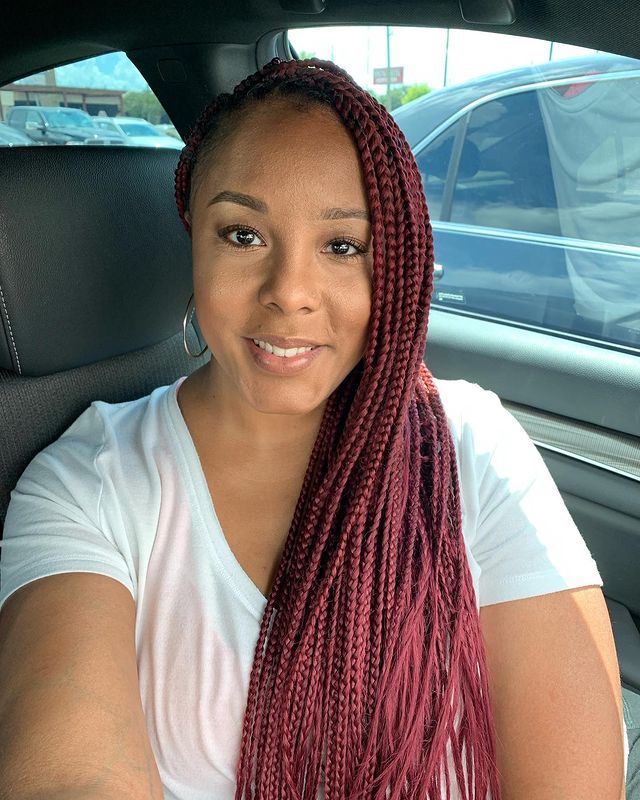 Amazing Burgundy Knotless Braids