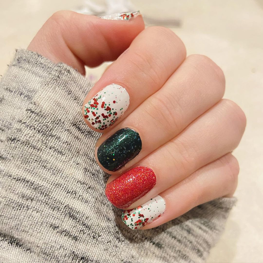 Christmas Sweater Inspired Nails