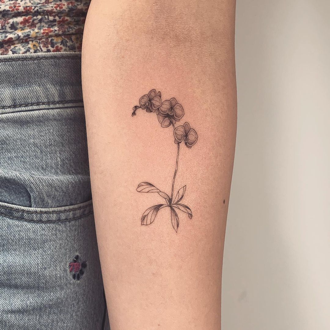 Cute and Feminine Tiny Tattoo Ideas