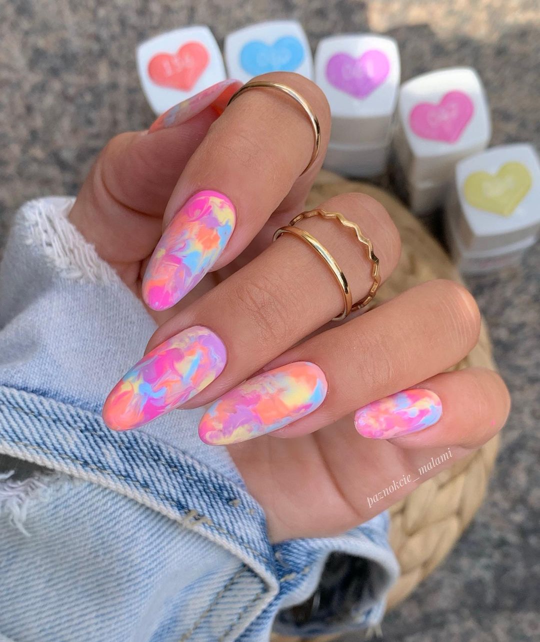 Round Marble Matte Neon Nails