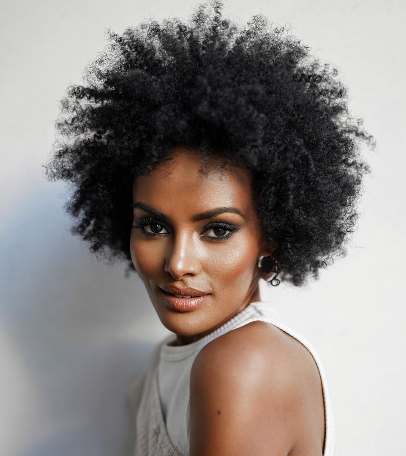 Exquisite Short Curly Hair For Women View for Desktop Exquisite Short Curly Hair For Women View for Desktop