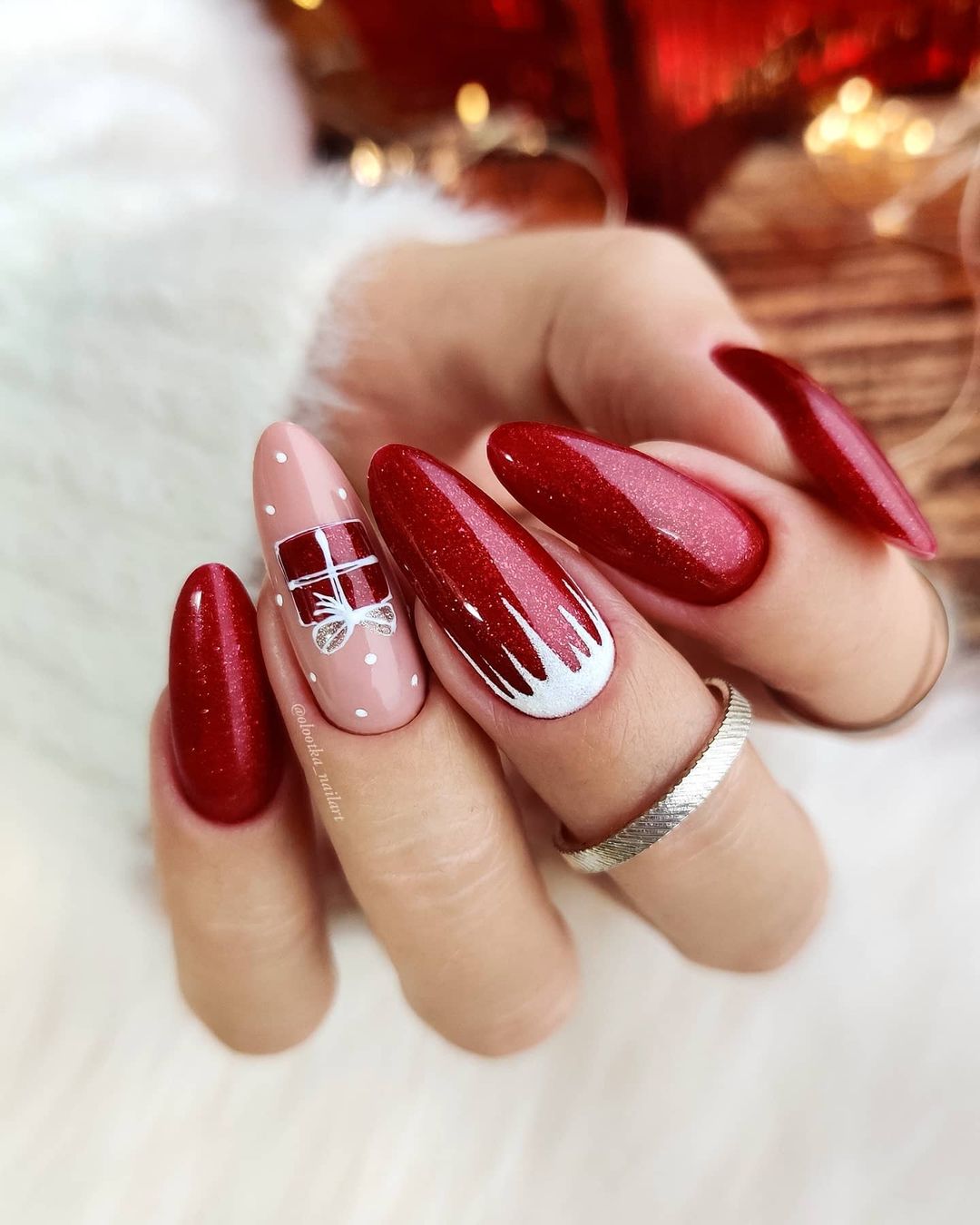 50 Christmas Nails Design Ideas for This Holiday Season - Hairstylery