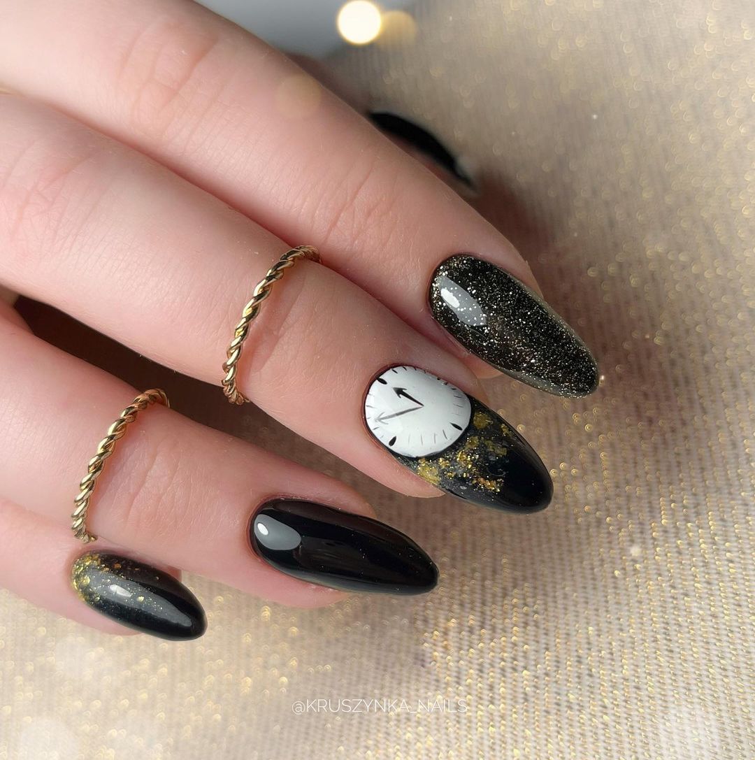 Round Black Nails with Glitter and Clock Design