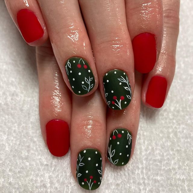 Gorgeous Matte Christmas Nails