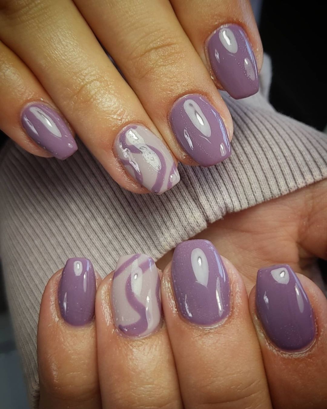 Luxurious nude purple nail art