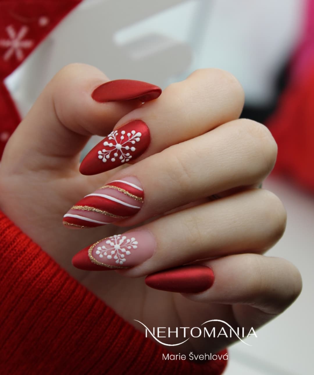 Almond-shaped Aesthetic Christmas Nails