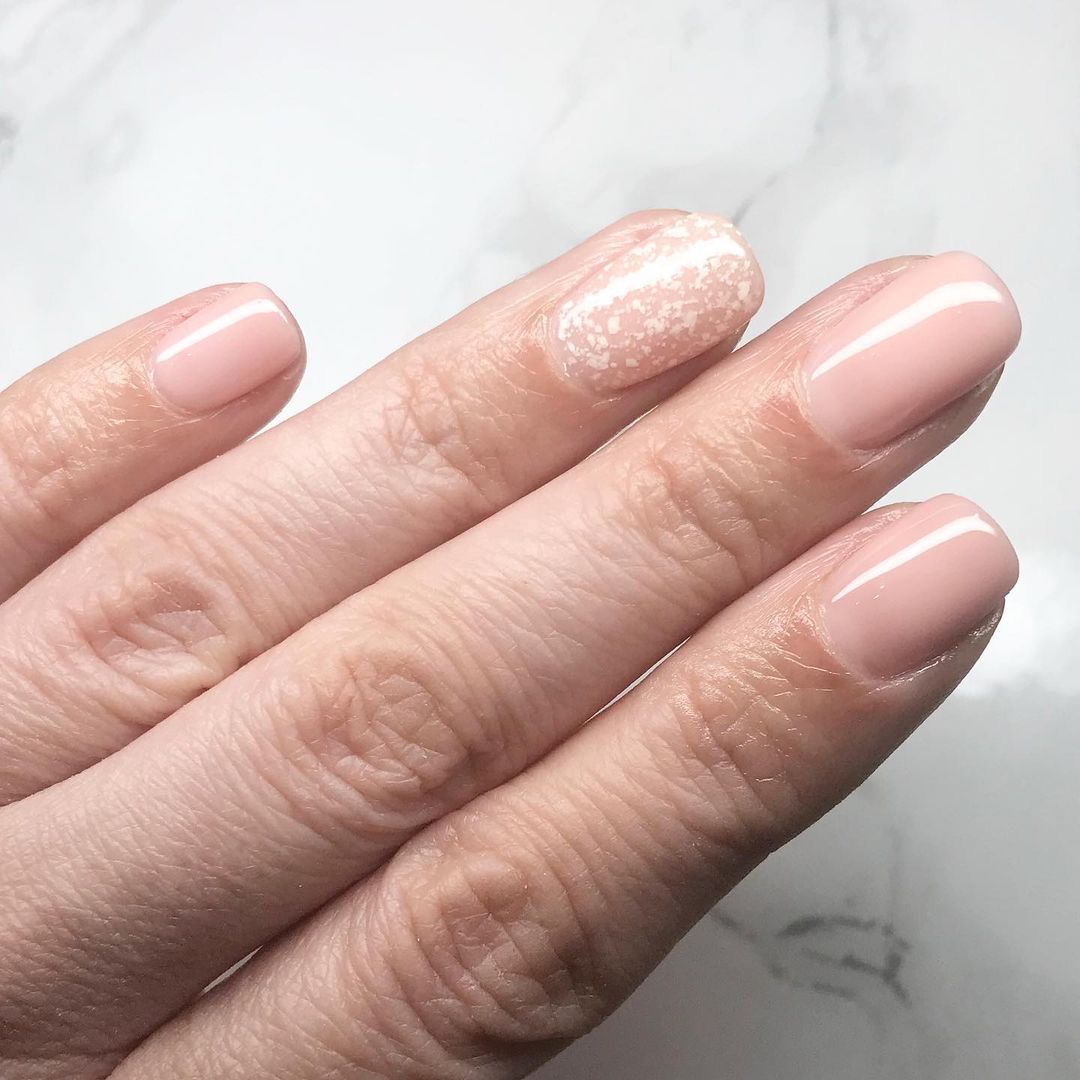 Fun and stylish nude wedding nail style