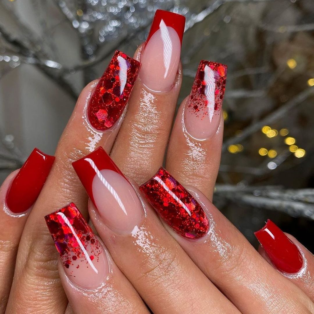 Pretty Red Christmas Nails