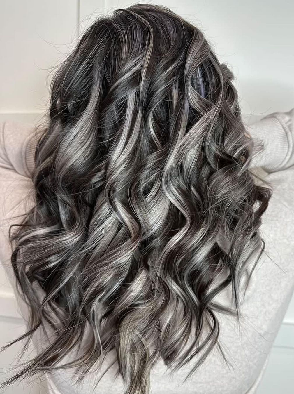 40 Inspiring Ways to Get Black Hair with Highlights