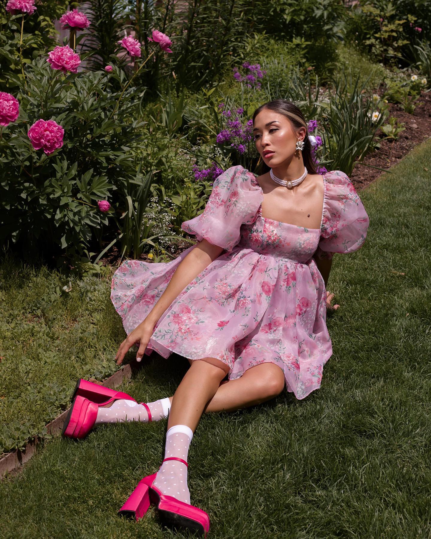 Knee-length Pink Dress with Pink Heels