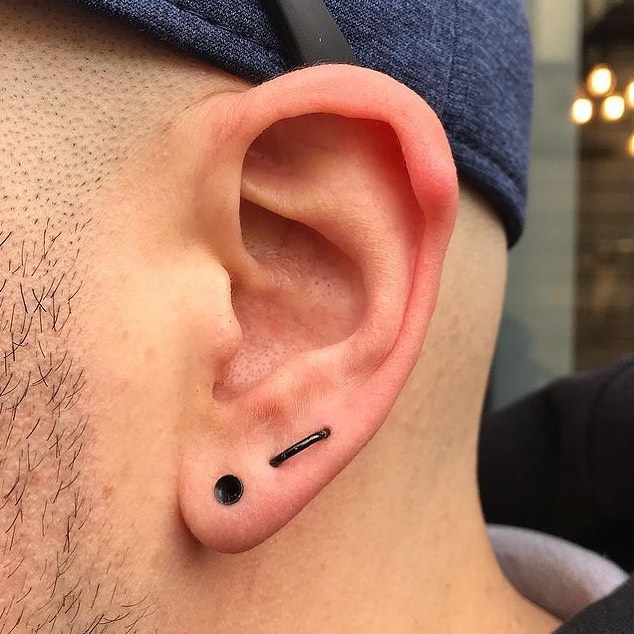 Orbital Piercing with a Minimalist Look