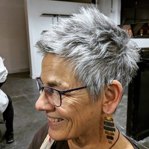 50 Short Hairstyles and Haircuts for Women over 50 to Sport in 2022