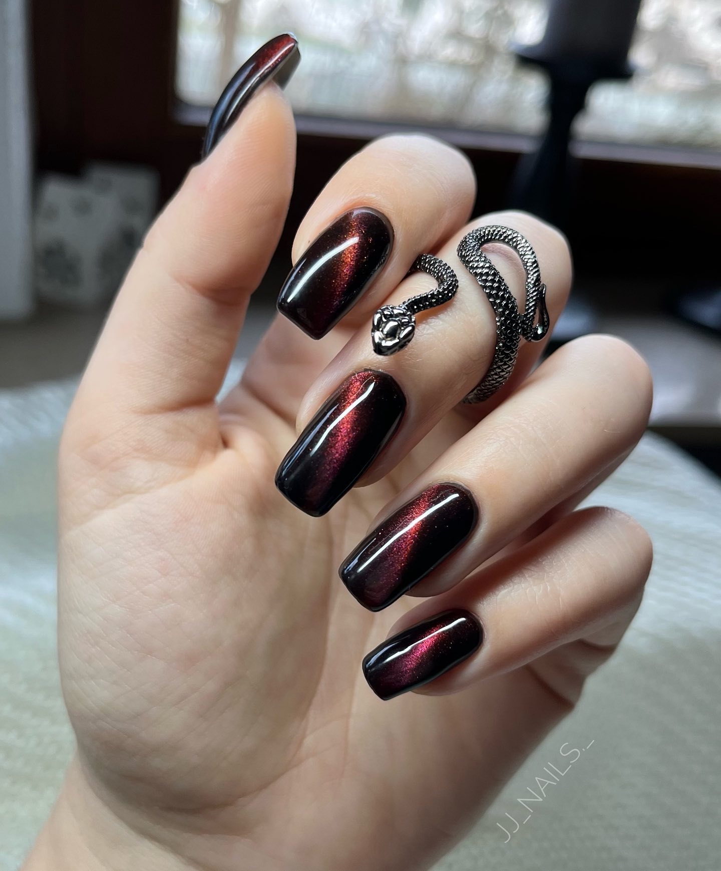 Square Black Glossy Nails with Red Magnetic Sparkles