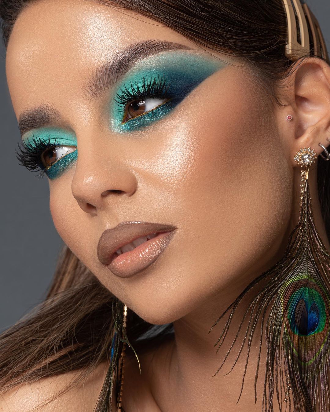 Blue Green Glitter Eye Makeup