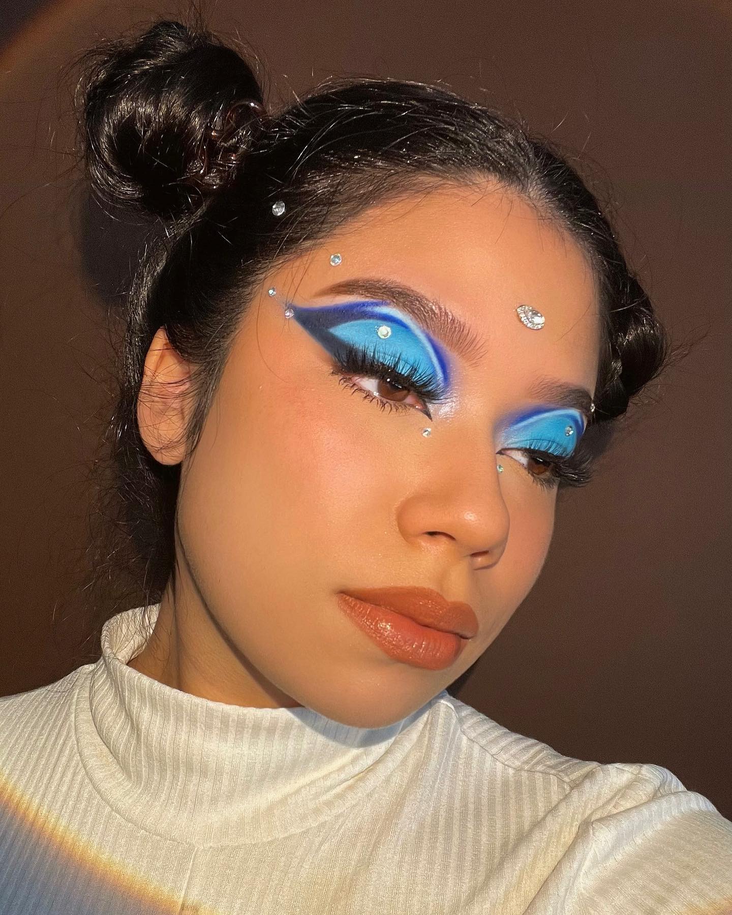 Bright Blue Makeup for Brown Eyes