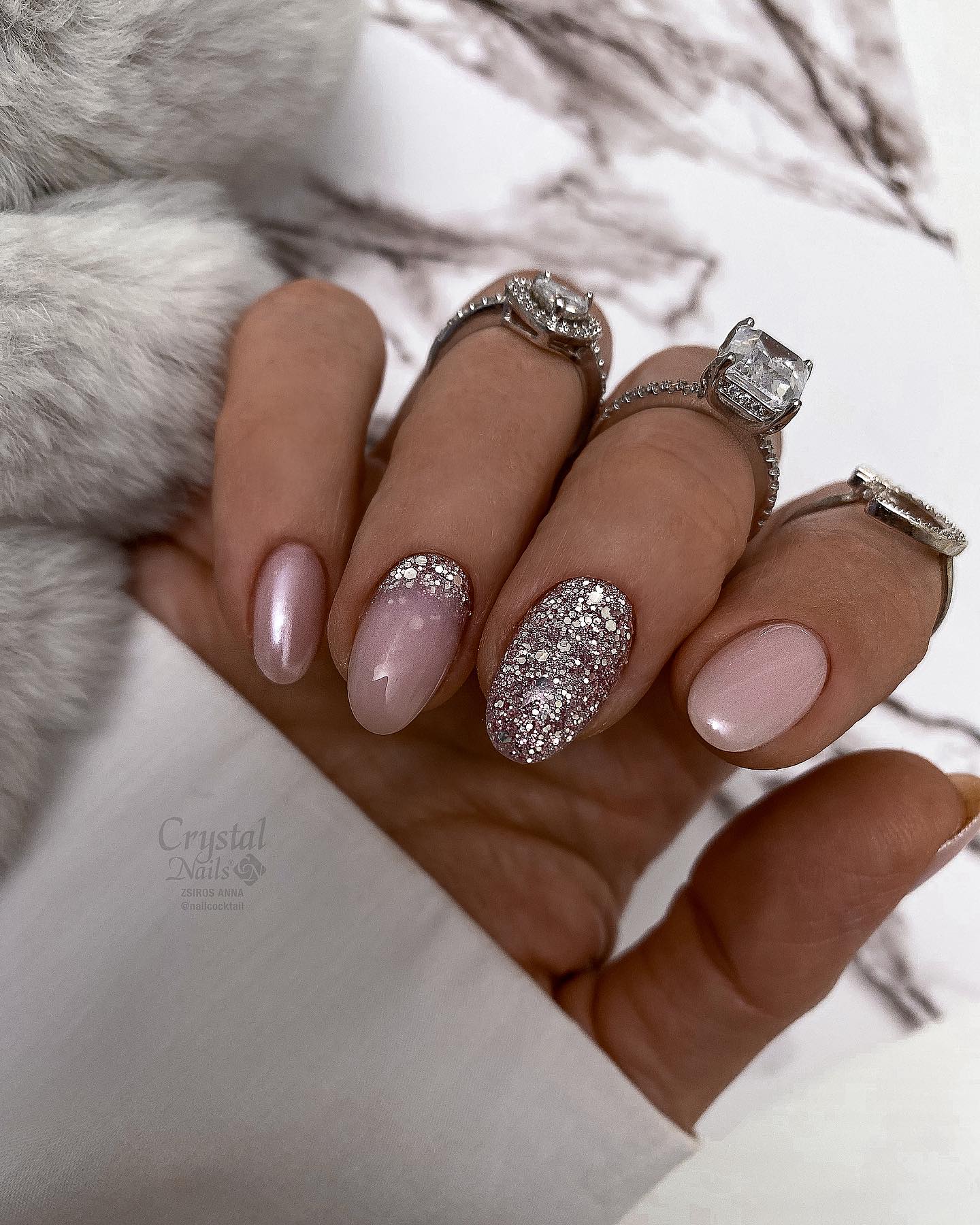 Short Nude Nails with Glitter